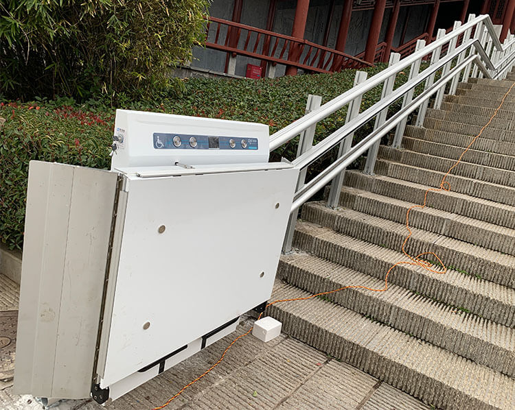 Inclined Wheelchair Lift